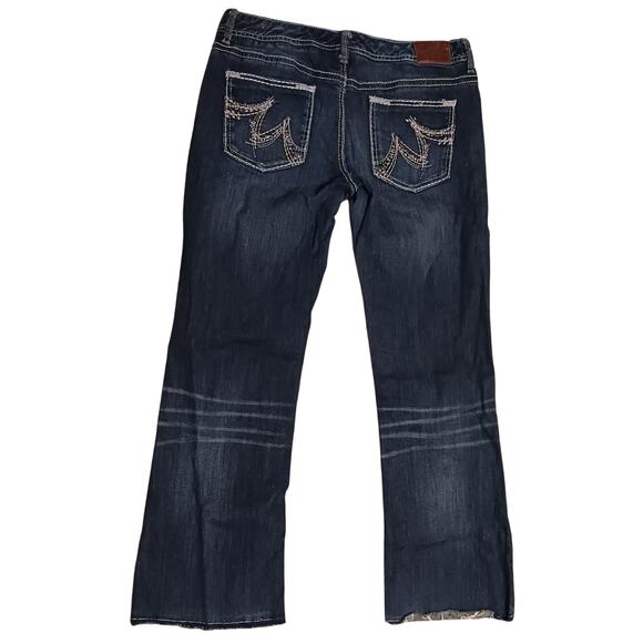 Maurices Womens LowRise Bootcut Dark Wash Blue Jeans With Raw Hems Sz 7 31Wx30L - Picture 2 of 9